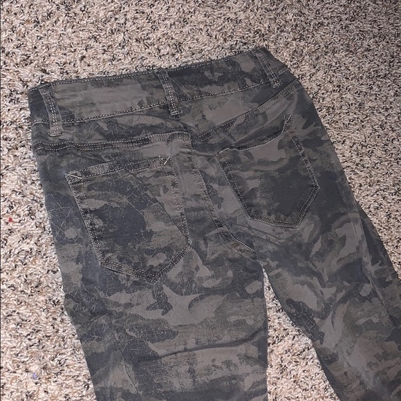 Camo jeans. - Picture 2 of 2